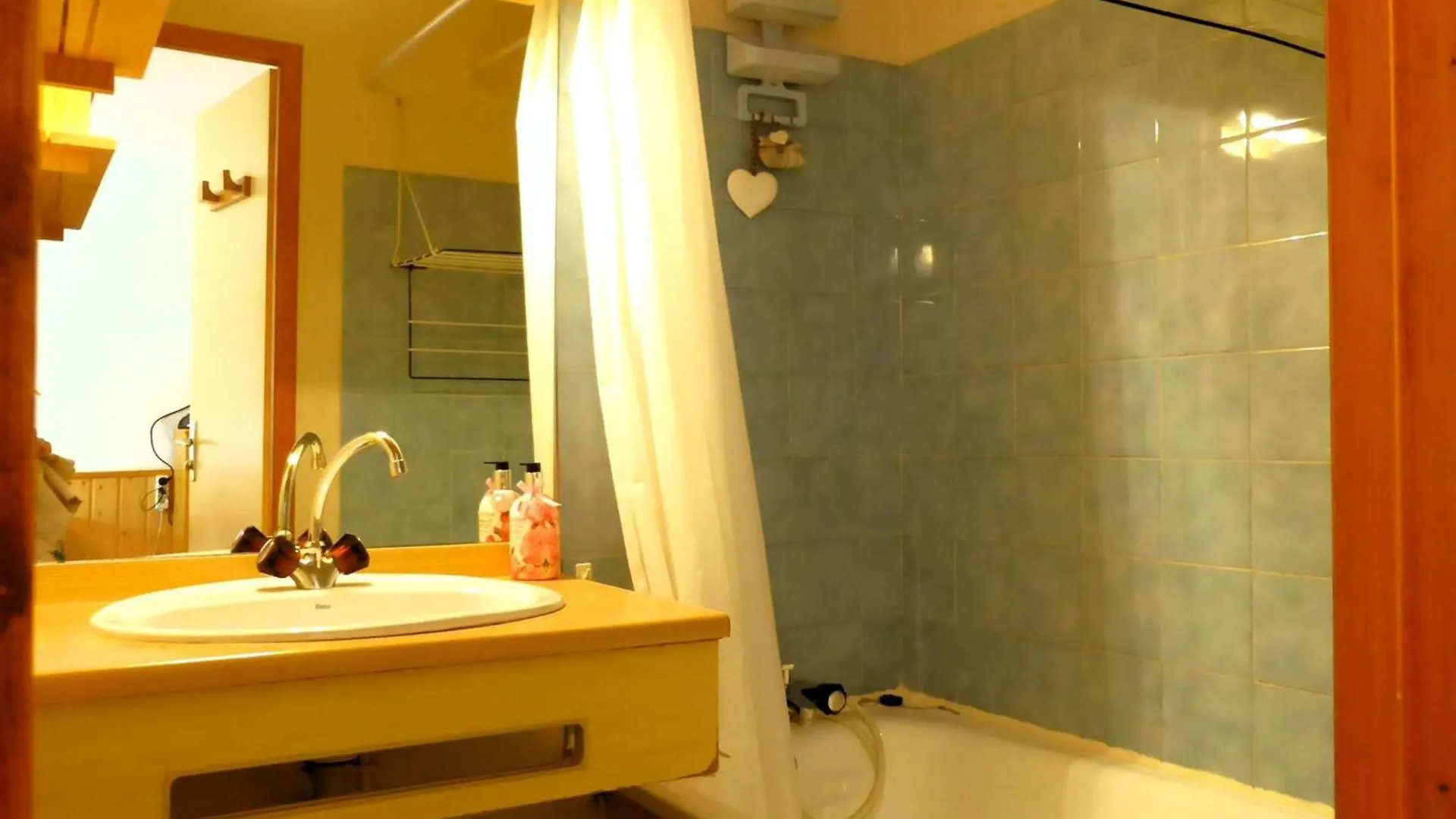 Apartment Appartement Cosy A Areches, 50M Des Pistes, Terrasse Ouest Et Piscine L'Ete - Fr-1-342-249 Beaufort